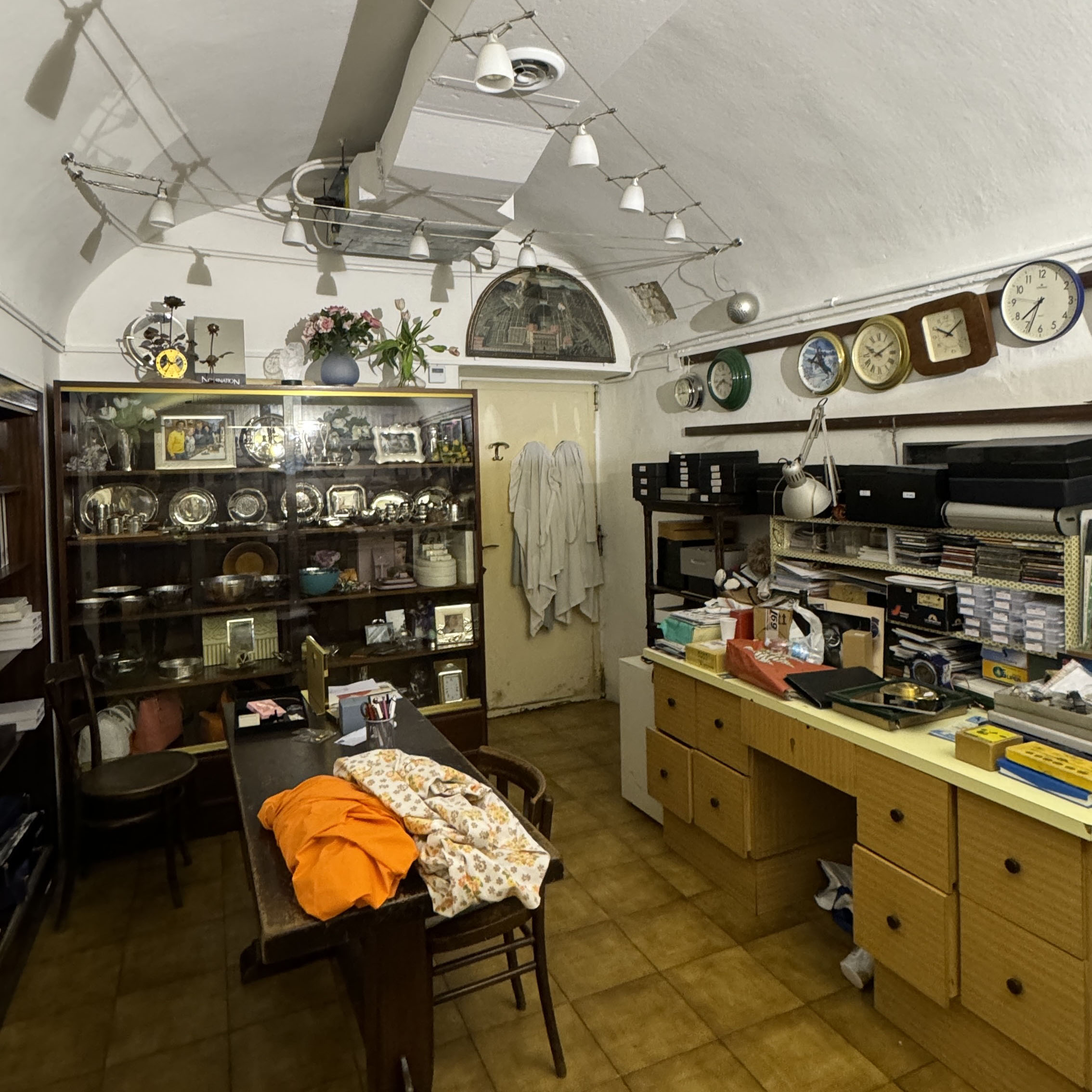 Negozio Prima Dietro